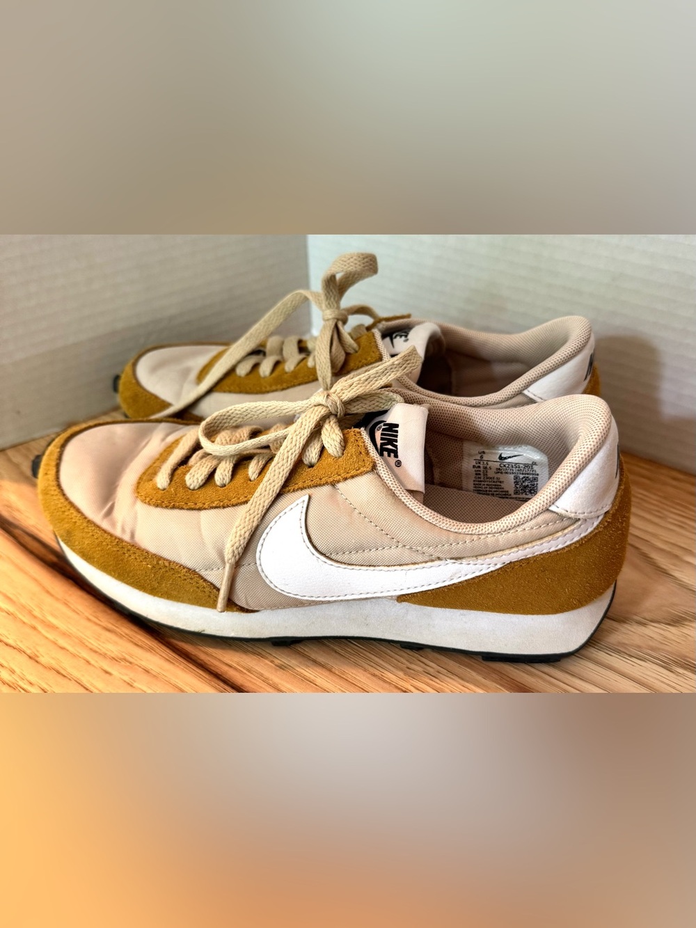Nike Daybreak sneakers in the Rattan/Wheat colorway